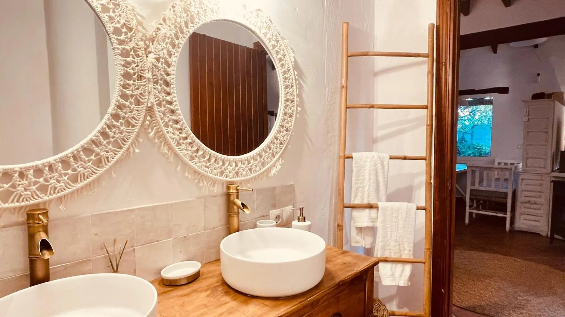 Holiday home Yin Yang Beach House, El Palmar, Con Wifi A 500 M De La Playa Cadiz Spain